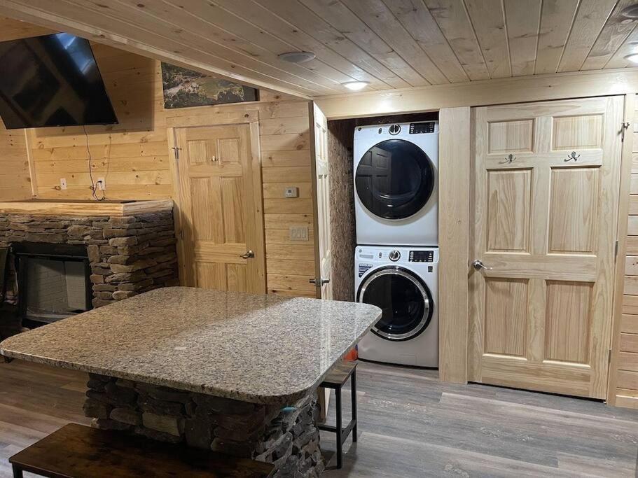 Creekside 3 Bedroom 2 Bath Cabin On Private Creek 배너 앨크 외부 사진